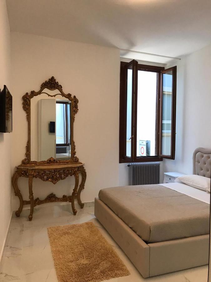 Splendid Lake 2 Desenzano del Garda Exterior foto